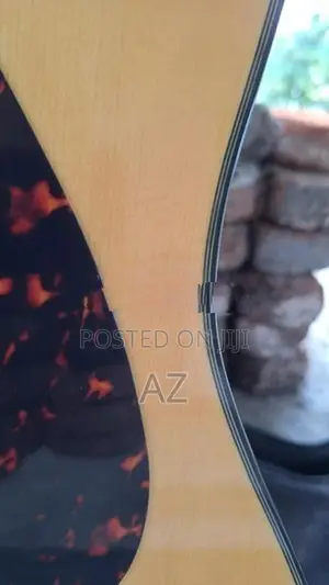 Yamaha F600 Acoustic Guitar