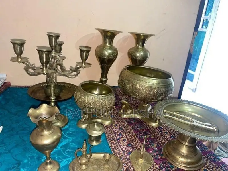 පෞරාණික පිත්තල භාණ්ඩ
