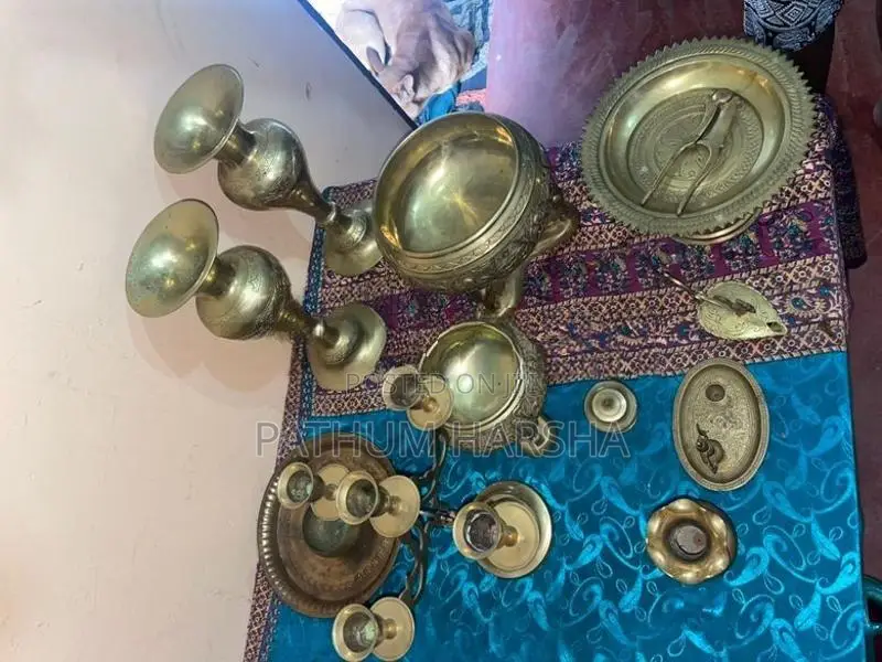 පෞරාණික පිත්තල භාණ්ඩ