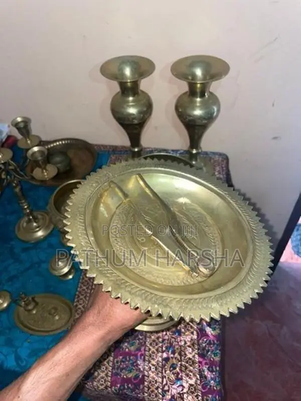 පෞරාණික පිත්තල භාණ්ඩ