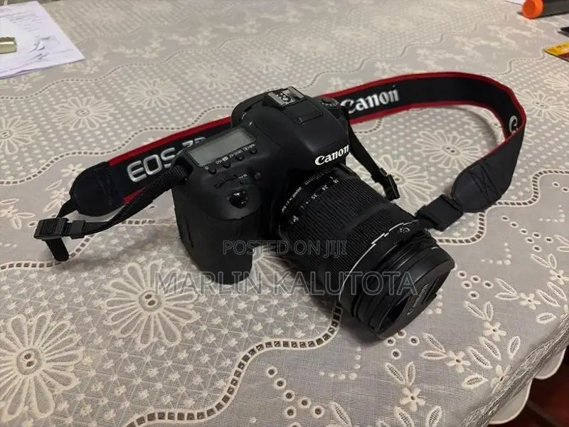 Canon EOS 7D Mark II DSLR Camera