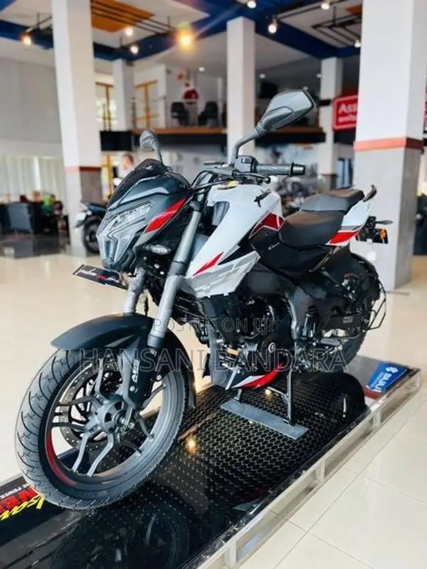Bajaj Pulsar NS200 TVS 2026