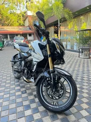 Bajaj Pulsar NS200 2025