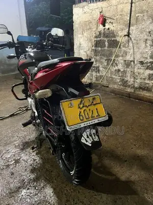 Bajaj Pulsar 180 2017