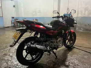 Bajaj Pulsar 180 2017