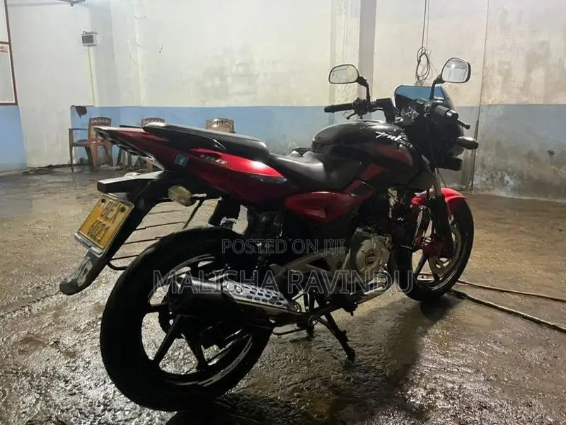 Bajaj Pulsar 180 2017