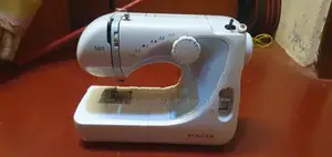 Singer 565 Sewing Machine