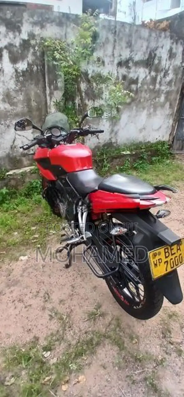 Bajaj Pulsar AS 150 2016