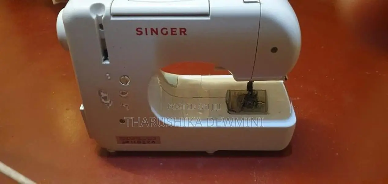 Singer 565 Sewing Machine