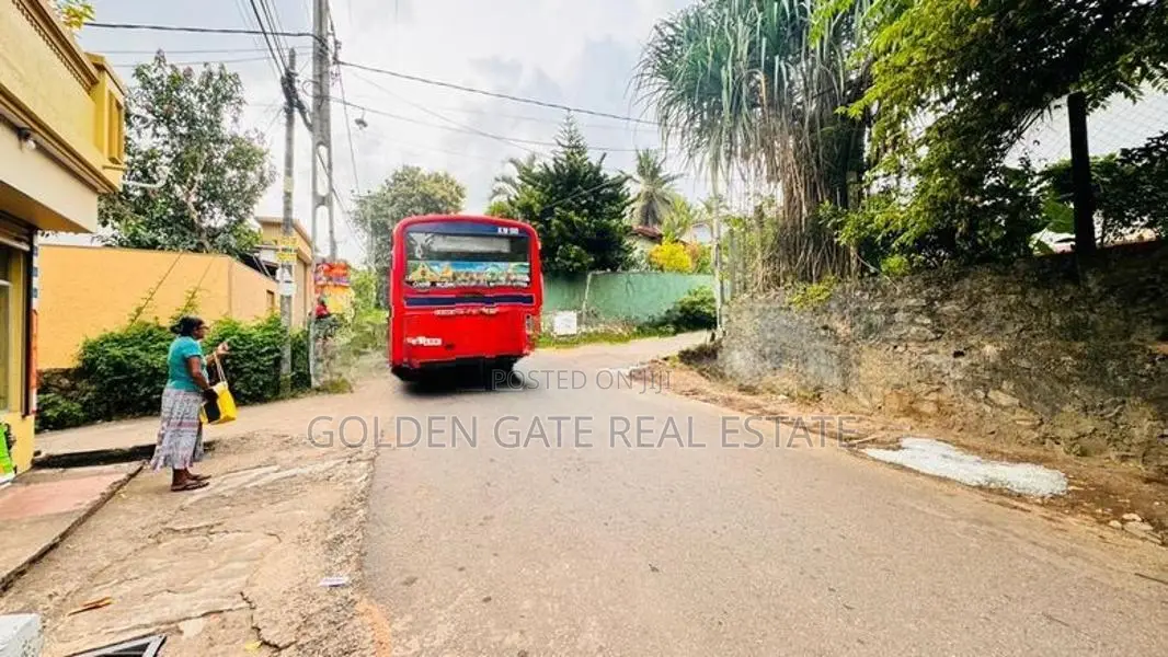 Kadawatha Ganemulla Road Valuable Land for Sale