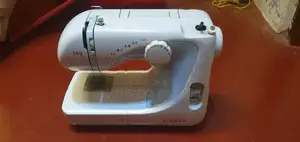 Singer 565 Sewing Machine