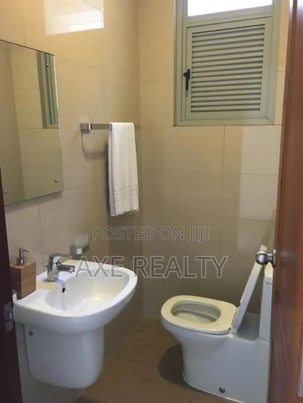 Spacious 2 Bed Apartment For Rent (Private Complex)Colombo 05