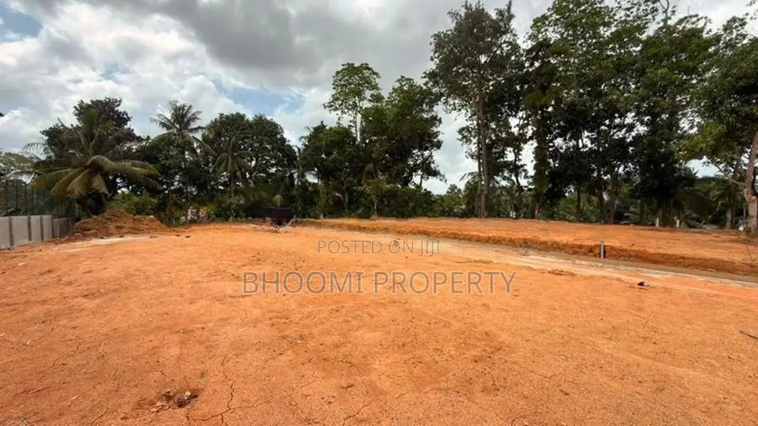 ගාල්ල නගරයට අතේ දුරින් අගනා බිම් කොටස්