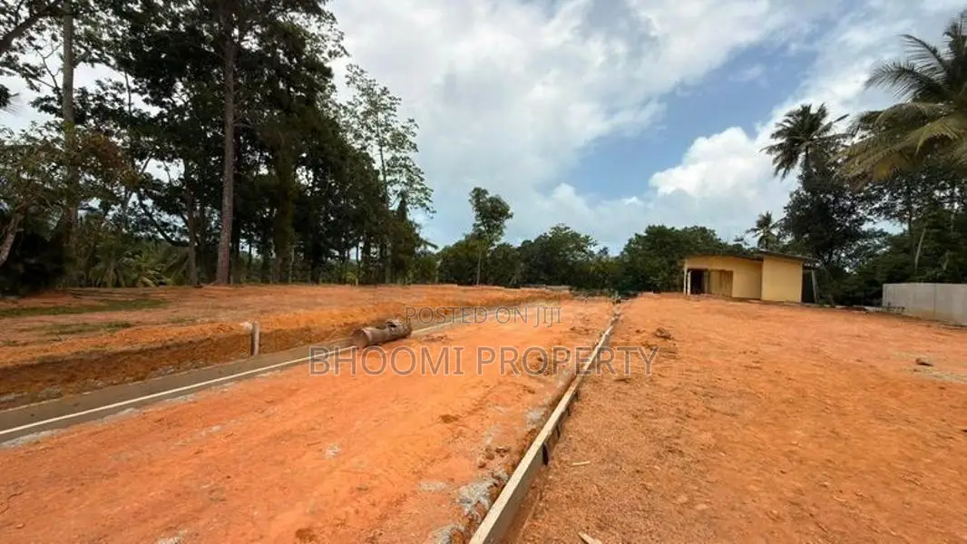 ගාල්ල නගරයට අතේ දුරින් අගනා බිම් කොටස්