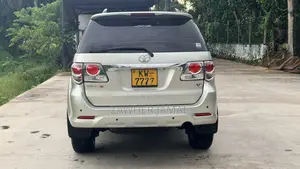 Toyota Fortuner 2013 Silver