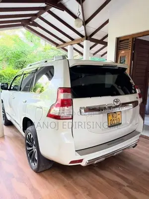 Toyota Land Cruiser Prado TRJ 150 2010