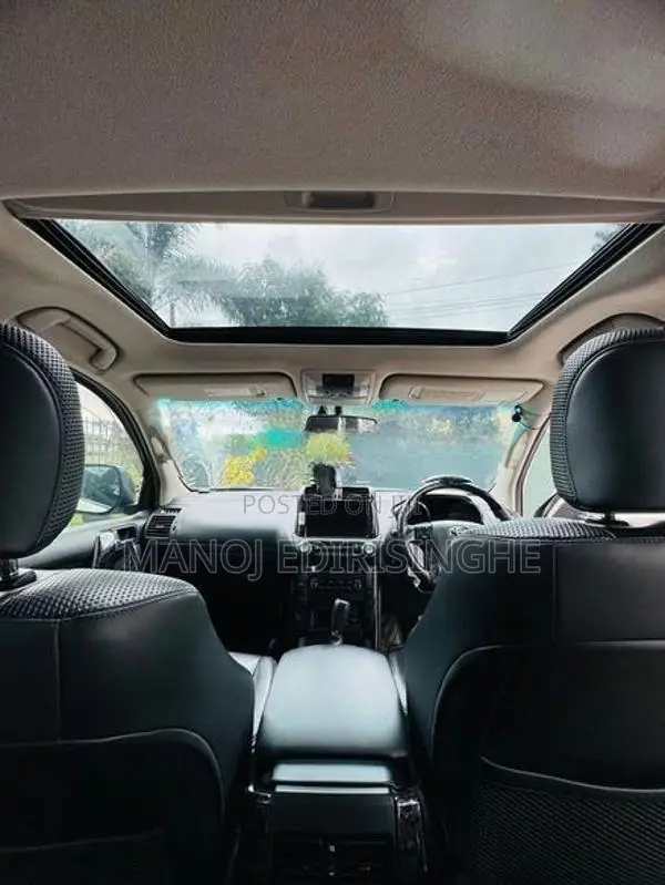 Toyota Land Cruiser Prado TRJ 150 2010