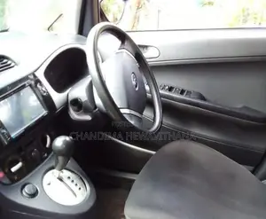 Subaru R2 2003