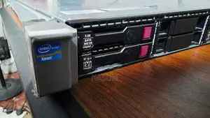HP ProLiant DL360e Gen 8 - Server