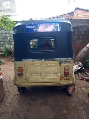 Bajaj RE 2001
