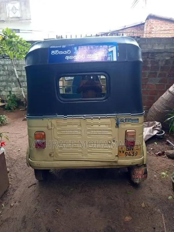 Bajaj RE 2001
