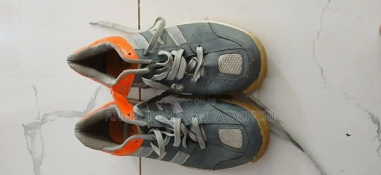 Badminton Shoes ( Indoor Shoes)