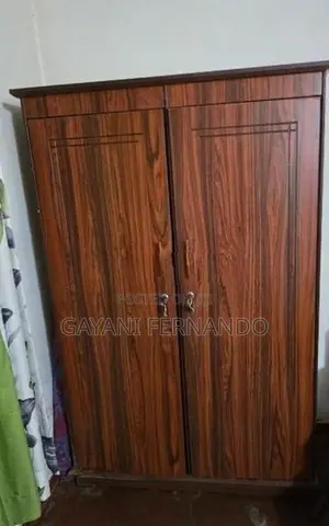 අල්මාරියක්