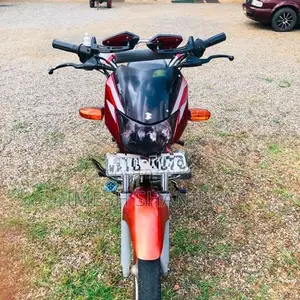 Bajaj CT100 2012