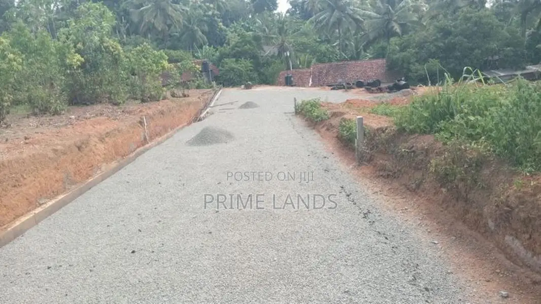 අලුත්වල මීඩියාගොඩ පුධාන පාරට මුහුණලා
