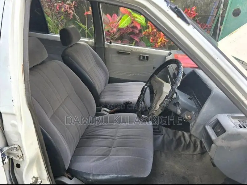 Nissan Sunny 1985