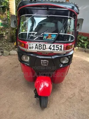 Bajaj RE 2015