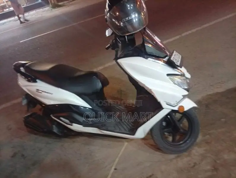 Suzuki Burgman 2020