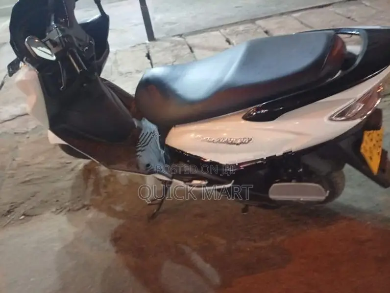 Suzuki Burgman 2020