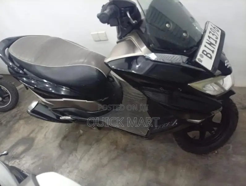 Suzuki Burgman 2020