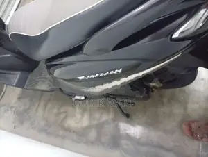 Suzuki Burgman 2020