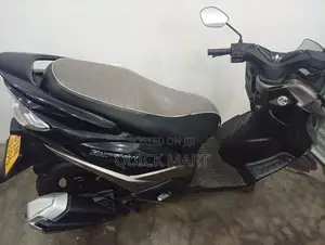 Suzuki Burgman 2020