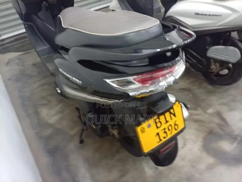 Suzuki Burgman 2020