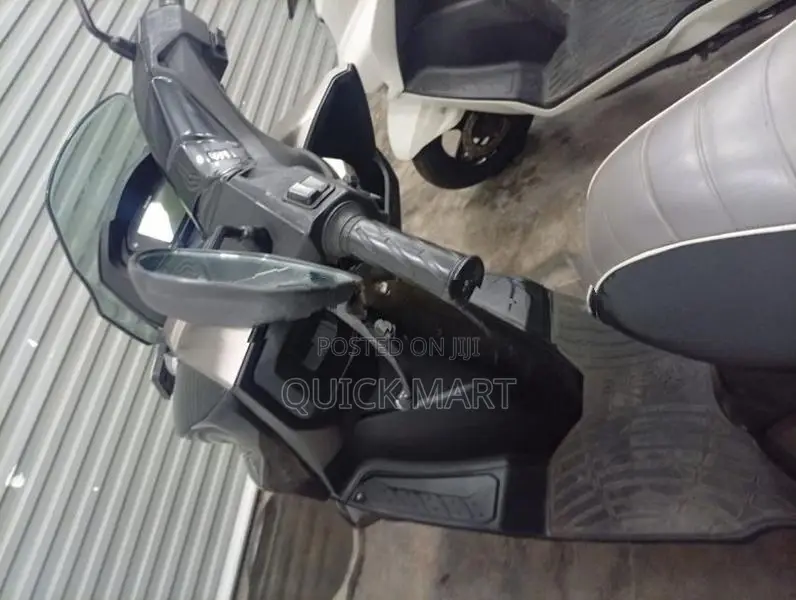 Suzuki Burgman 2020