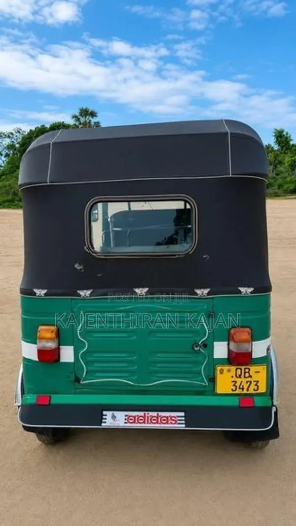 Bajaj RE 2005