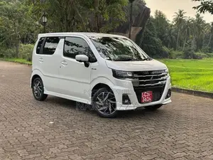Suzuki Wagon R Custom ZX 4way 2026