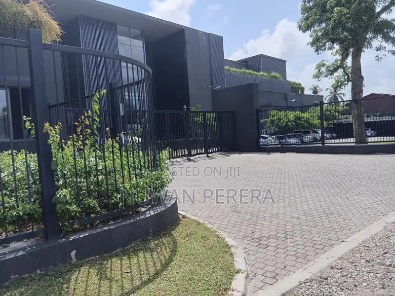 Piliyandala infront of Commercial credit training center 3 storey hous