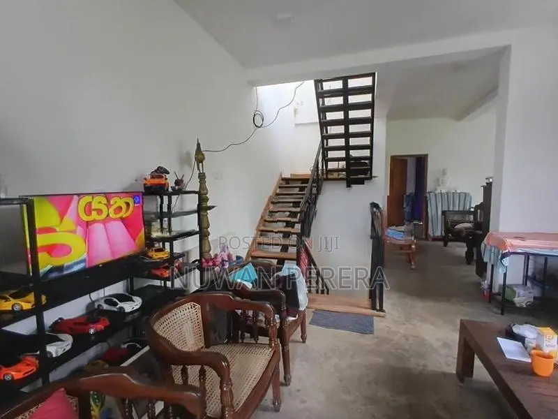Piliyandala infront of Commercial credit training center 3 storey hous