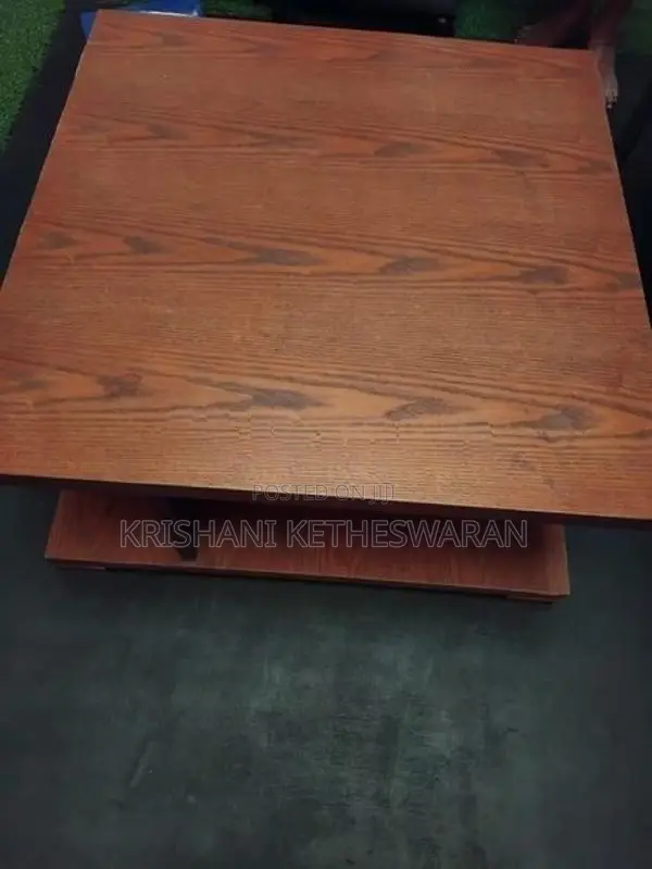 Coffee Table (tek)