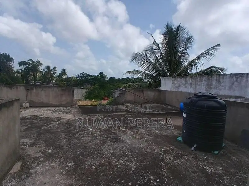 Piliyandala infront of Commercial credit training center 3 storey hous