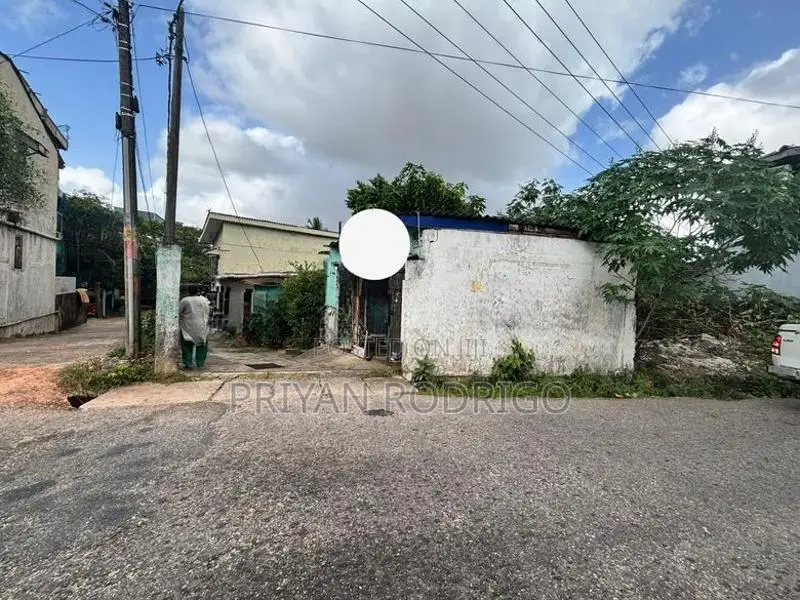 Kalubowila, Facing Peiris Avenue 36.6 Perches of Land for Immediate Sa
