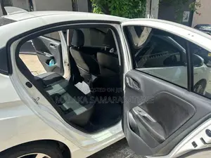 Honda Grace 2015