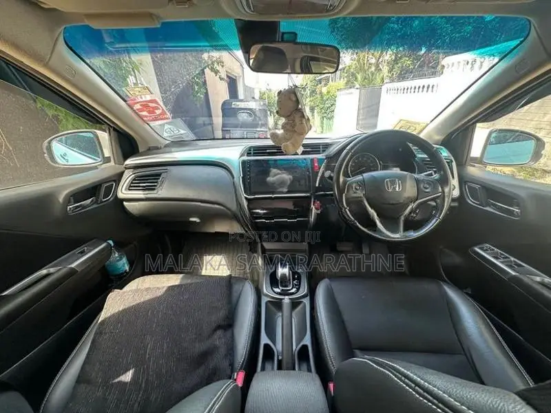 Honda Grace 2015
