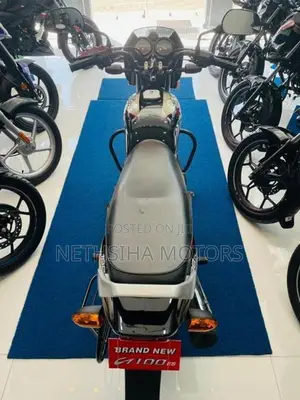 Bajaj CT100 ES 2026
