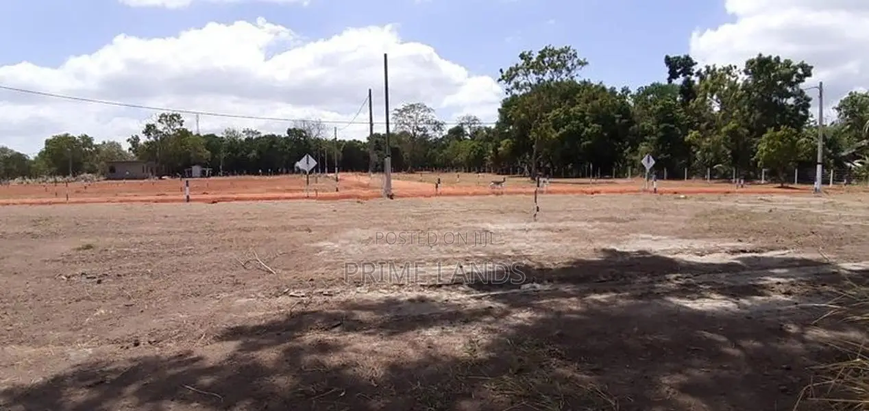 අනුරාධපුර පුත්තලම් ප්‍රධාන බස් පාරට නුදුරින් නිස්කලංක පරිසරයකින් ඉඩමක්