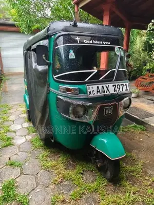 Bajaj RE Three wheel 2015